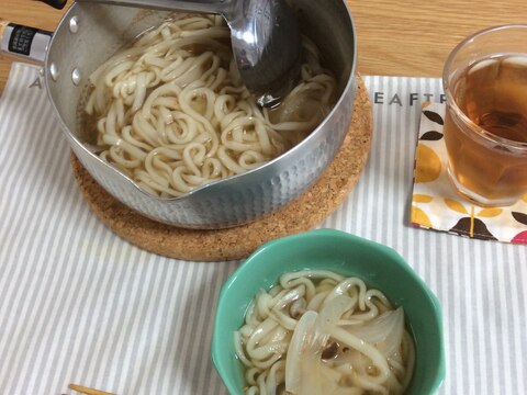 簡単！玉ねぎ煮込みうどん！